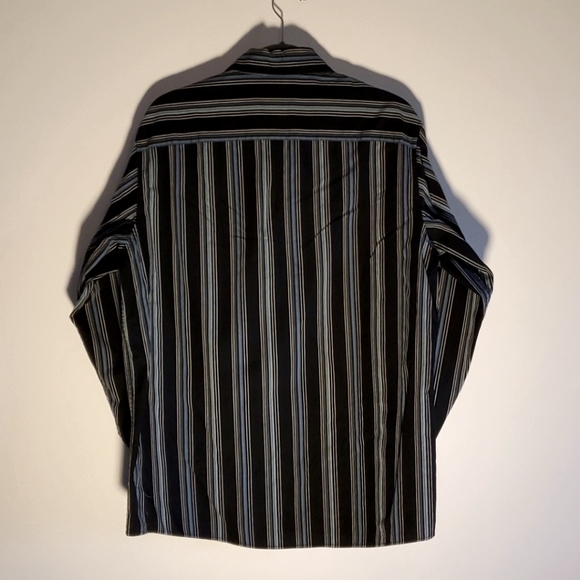 Axcess Men's Button Down Shirt - Picture 3 of 3